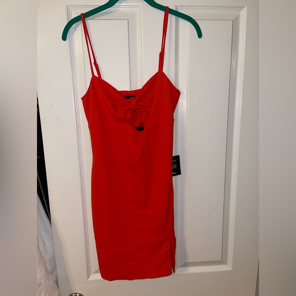 Women’s Red mini dress from Lulu’s. Size Medium! Never worn with tag still on!